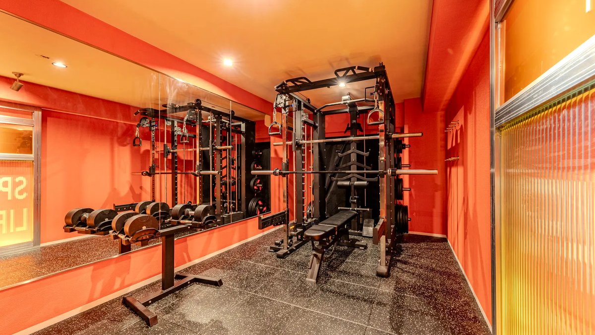 FitSync Nishi-Shinjuku GYM interior