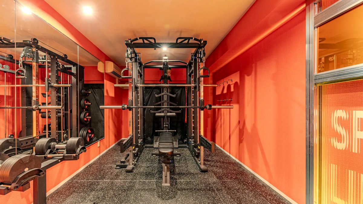 FitSync Nishi-Shinjuku GYM interior 2